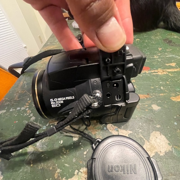 Like New Nikon Coolpix 5700 Point & Shoot Camera - Picture 7 of 10